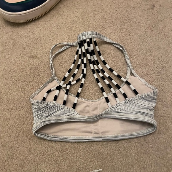 Lululemon sports bra - Picture 2 of 3